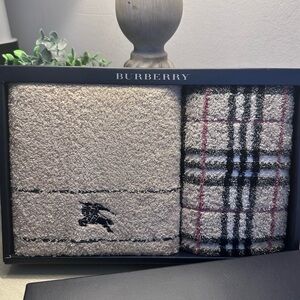Burberry Neutral Plaid & Beige Towel Gift Set
